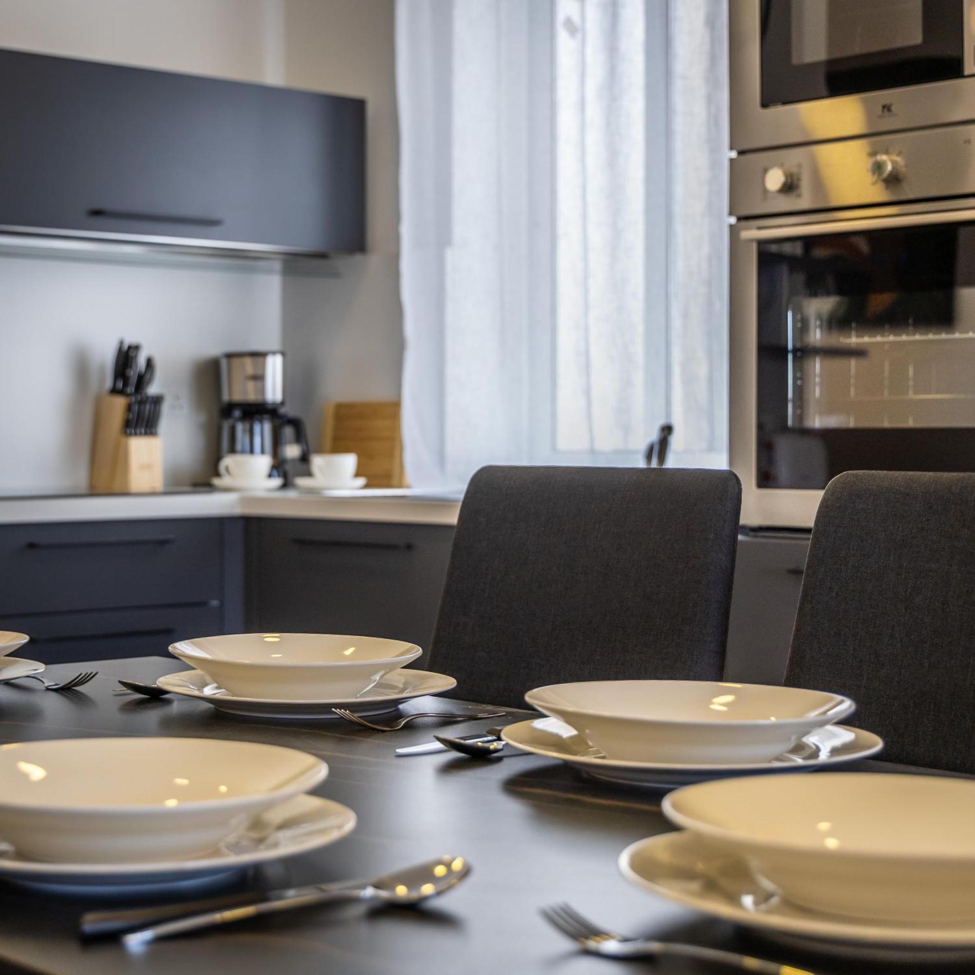 Sleek & Stylish 2Br Accommodation With Large Private Terrace - Close To Saint Julian'S & Tigne Shopping Mall Слима Экстерьер фото